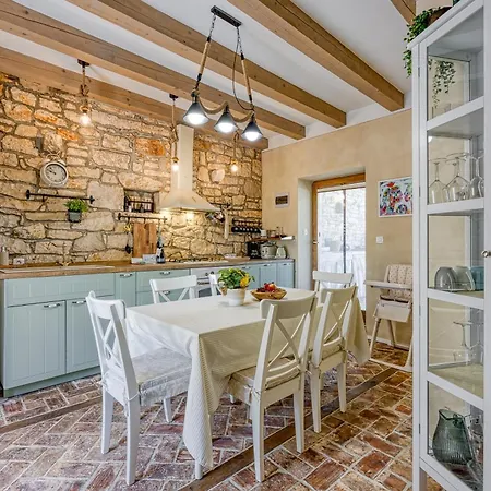 Foska Country With Private Pool- Happy Apartman Bibici