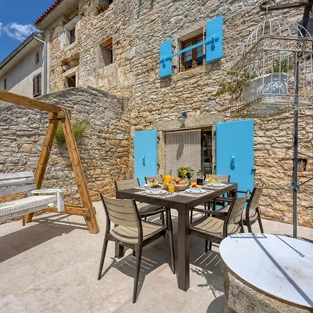 Apartman Foska Country With Private Pool- Happy